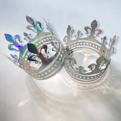 Corona de papel MINI PLATEADA flor de lis 13cm x12 unidades