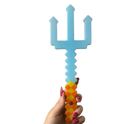 Tridente minecraft con luz y sonido en blister