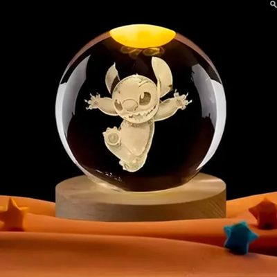 Bola cristal GIRATORIA CHICO LED STITCH con base de madera modelos surtidos 