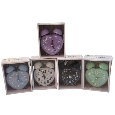 Reloj despertador CORAZÓN vintage con campana de metal (R-121037)