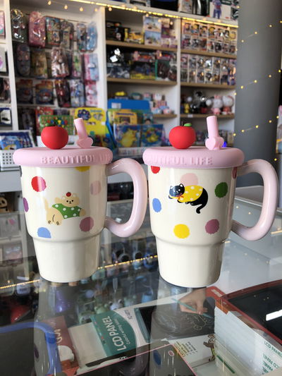Taza de cerámica con tapa y sorbete de silicona GATO LUNARES (AA0029)