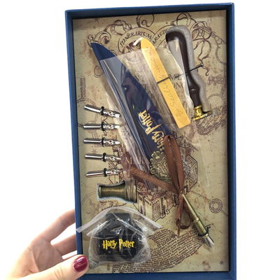 Pluma Harry Potter AZUL con accesorios 10 piezas caja MEDIANA 