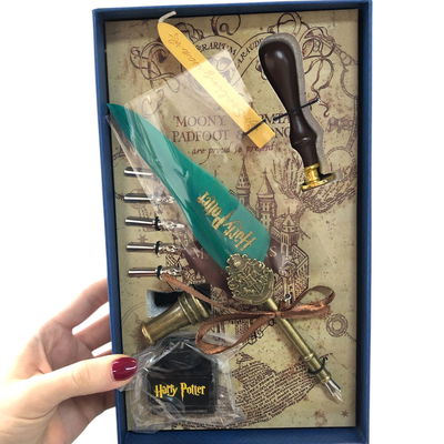 Pluma Harry Potter VERDE con accesorios 10 piezas caja MEDIANA 
