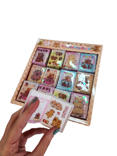 Mini agenda con agua CAPIBARA incluyen stickers x1 unidad