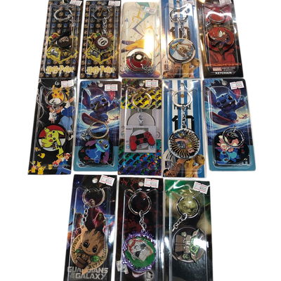 Llavero de metal SPINNER personajes surtidos