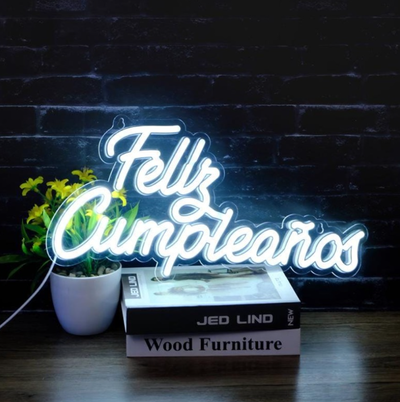 Cartel "Feliz Cumpleaños" NEON blanco frío a USB en caja marrón