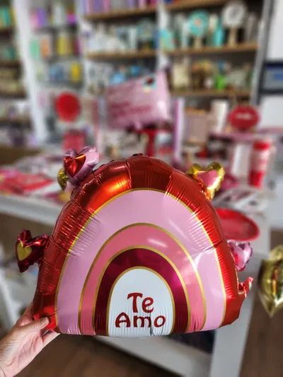 Globo arcoíris "TE AMO" 48cm de alto x 60cm de largo