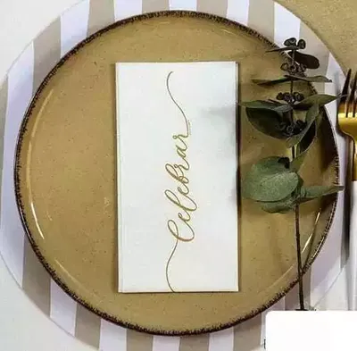 Servilleta de papel blanca con DORADO simil tela celebrar x12 unidades 33x40cm (dorado o negro)
