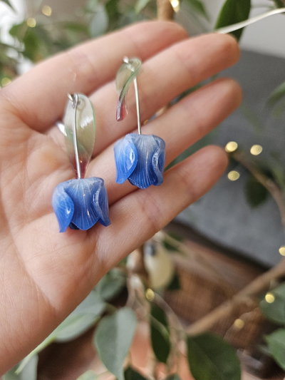 TULIPANES AZULES