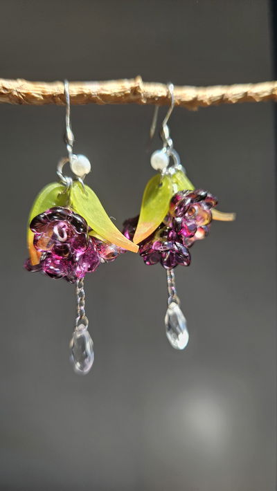 LILYS DEL VALLE MORADOS