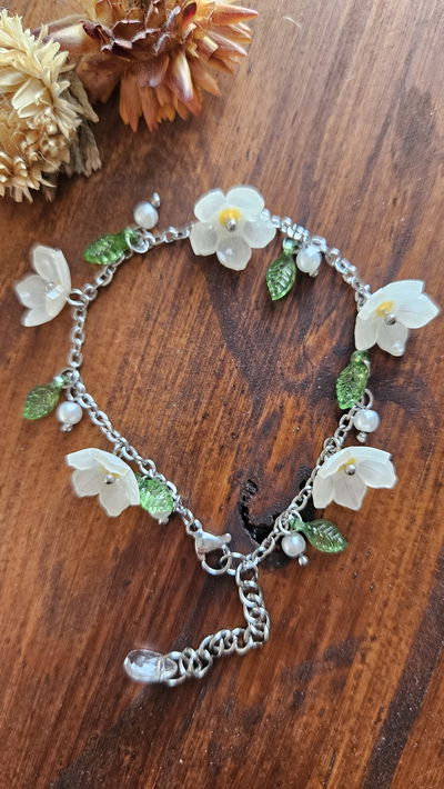 PULSERA•FLORES NO ME OLVIDES BLANCAS