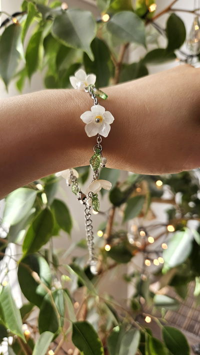 PULSERA•FLORES NO ME OLVIDES BLANCAS