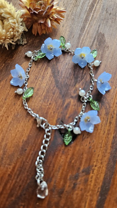 PULSERA•FLORES NO ME OLVIDES CELESTES