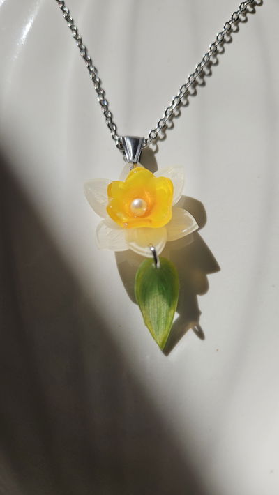 COLLAR NARCISO BLANCO 