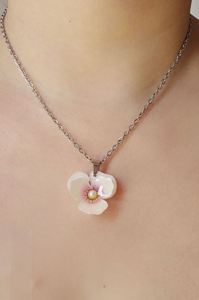 COLLAR PENSAMIENTO BLANCO