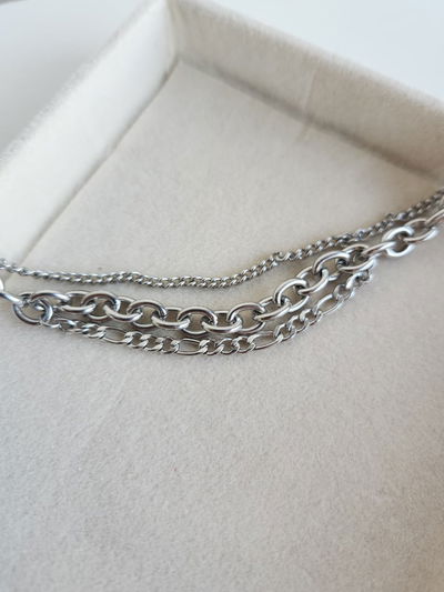 PULSERA TRIPLE C