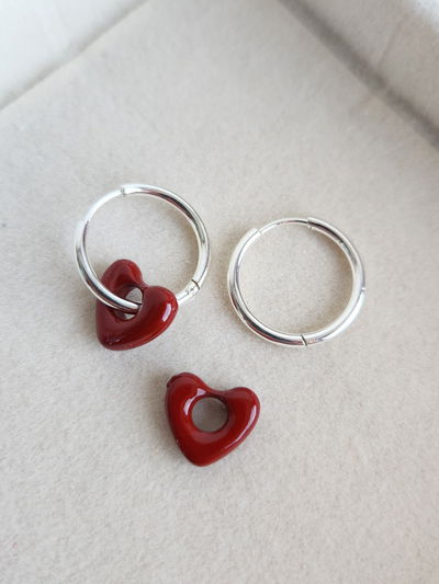 ARGOLLA CORAZON BORDO