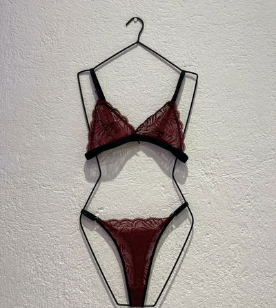 Conjunto Puntilla Bordó