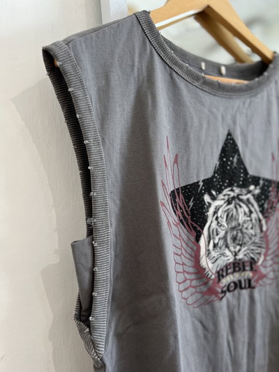 Musculosa Rebel Gris / Sale, sin cambios