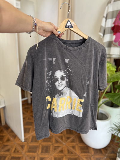 Remera Carrie
