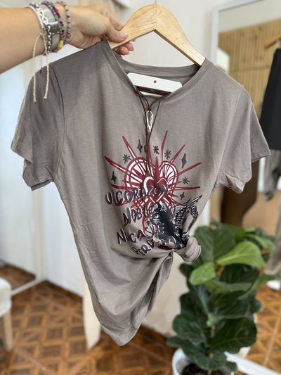 Remera Savage