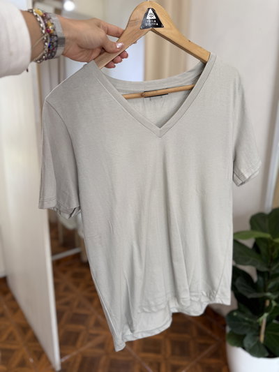 Remera V Basic 