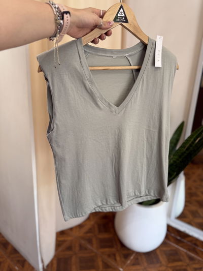 Remera hombreras Verde