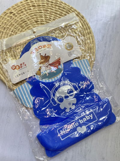 Babero de alimentación 