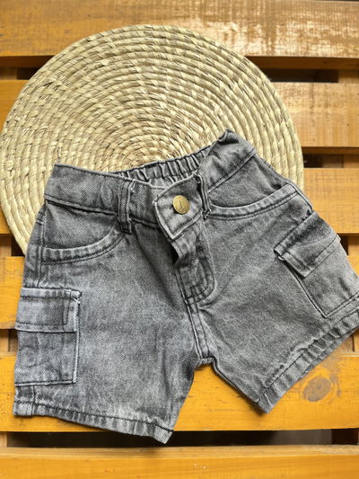 Bermuda de jeans gris niño
