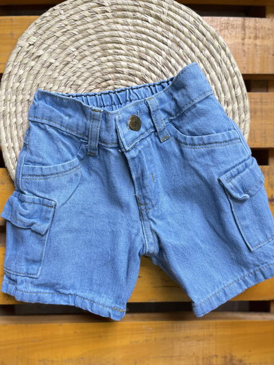 Bermuda de jeans celeste