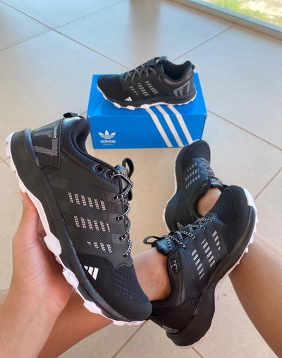 Adidas Kanadian Negro