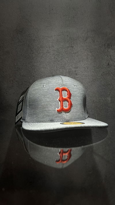 GORRA CERRADA B GRIS 