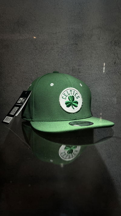 GORRA CERRADA CELTICS VERDE