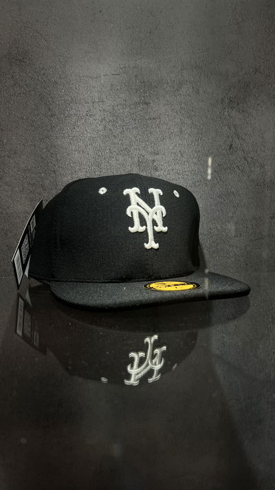 GORRA CERRADA NY NEGRA 