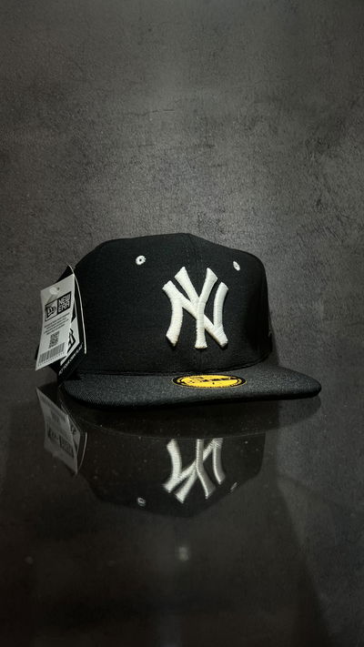 GORRA CERRADA NY NEGRA 