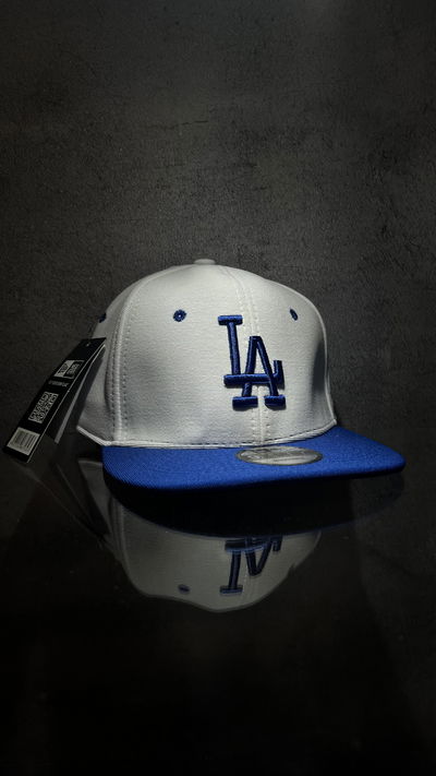 GORRA CERRADA LA BLANCA/AZUL