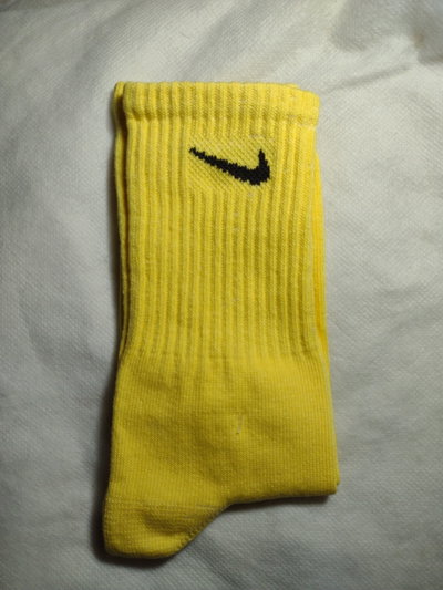 Nike Amarilla