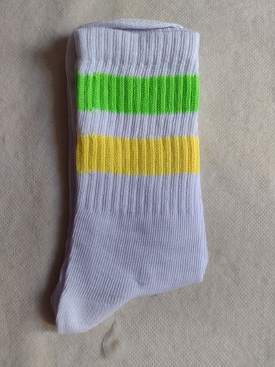 Blanco con Verde y Amarillo Old School 