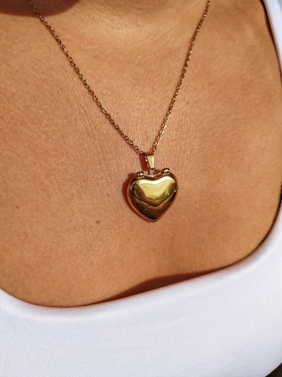 Collar relicario Love