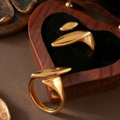 Anillo Geometric Dorado