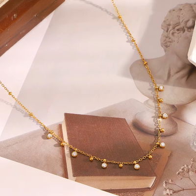 Collar Alexandra Dorado