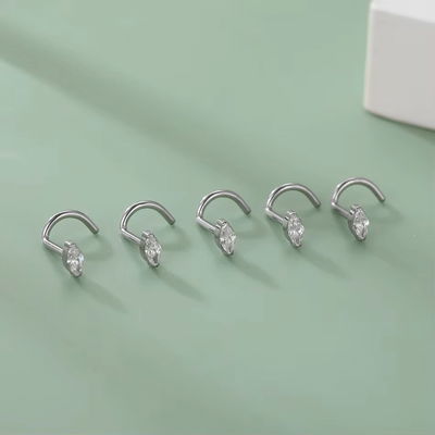 Nostril Reneé Titanio