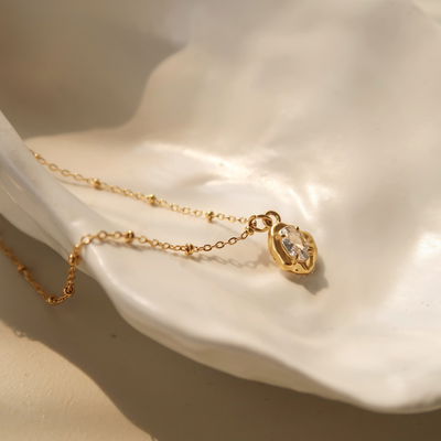 Collar Magnolia Dorado