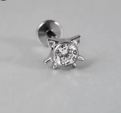 Labret Kitty Titanio