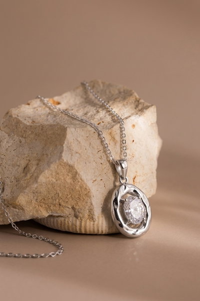 Collar Alba