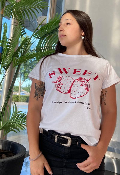 REMERA SWEET VNK