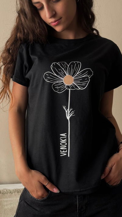REMERA FLOR NEGRA  