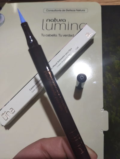 pincel delineador azul