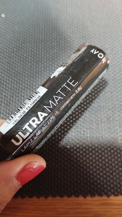 Labial ultra Matte Red supreme 