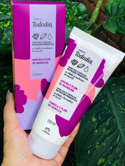 Crema ciruela y flor de vainilla 